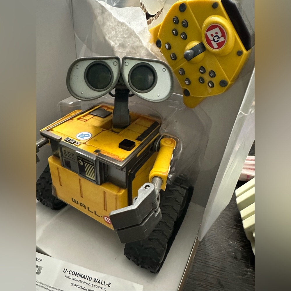 Disney Pixar U Command Wall-E
